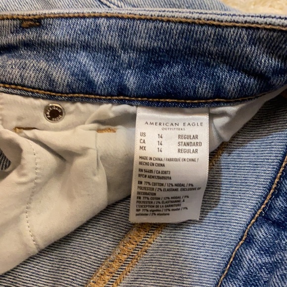 American Eagle Stretch Mom Jeans sz 14 Regular - Picture 5 of 6
